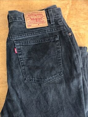 Levi's Women Black Washed Denim Jeans 550 , Rekaxed Fit, Tapered Legs